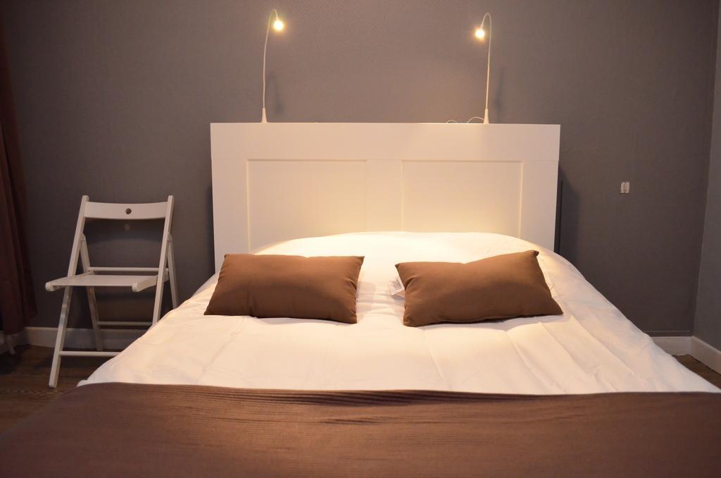 Hotel Auberge Du Lac Marcilly-sur-Tille Habitación foto