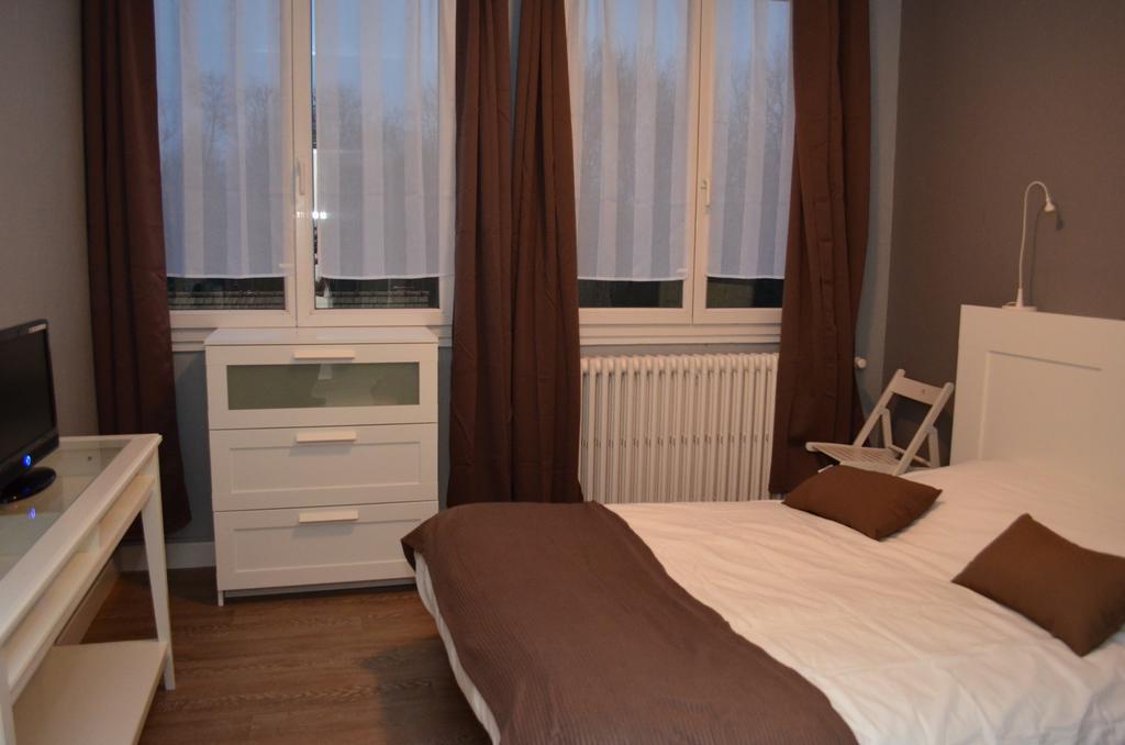 Hotel Auberge Du Lac Marcilly-sur-Tille Habitación foto