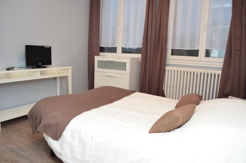 Hotel Auberge Du Lac Marcilly-sur-Tille Habitación foto